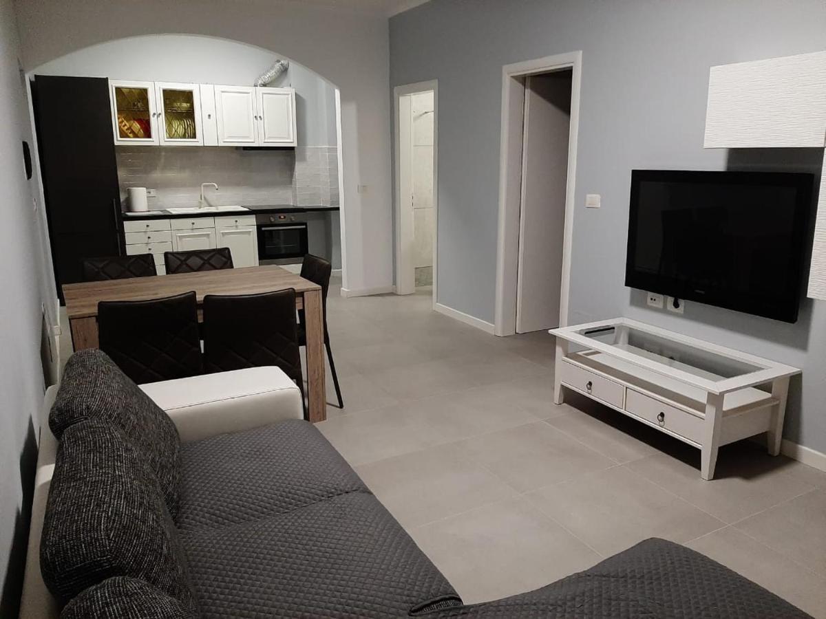 אוריקום Junik Apartment מראה חיצוני תמונה